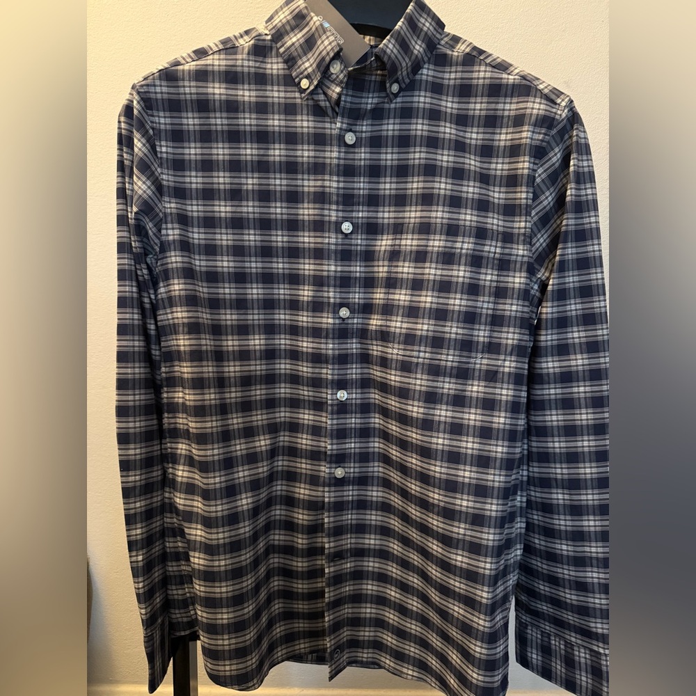 NWT Vineyard Vines men’s performance button down navy blue shirt size small $128